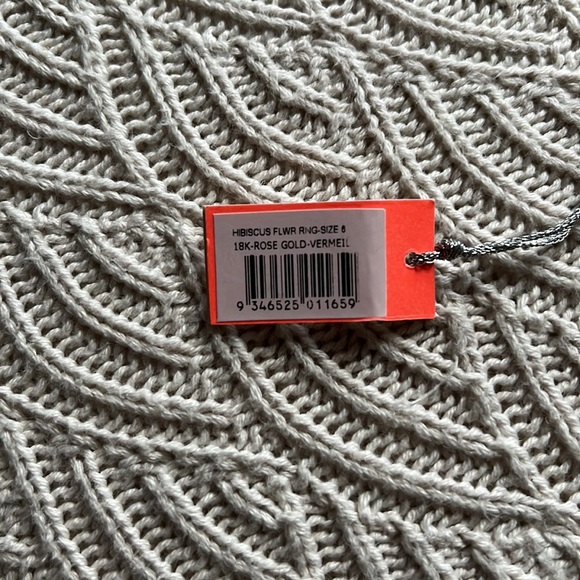 🌸 Kirstin Ash Hibiscus Ring - Picture 4 of 5